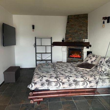 Studio Port Pin Vue Mer, Jacuzzi, Hammam, Parking Prives Каси Екстериор снимка