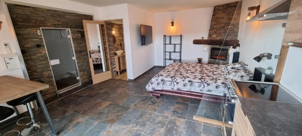 Studio Port Pin Vue Mer, Jacuzzi, Hammam, Parking Prives Каси Екстериор снимка