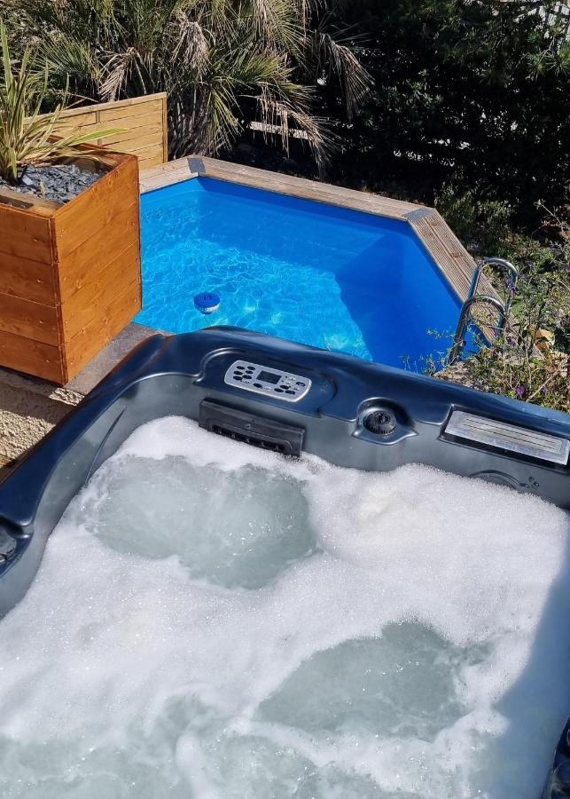 Studio Port Pin Vue Mer, Jacuzzi, Hammam, Parking Prives Каси Екстериор снимка